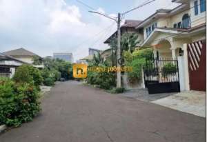 Rumah Bagus Siap Huni Dalam Komplek Pesanggrahan di Cinere Depok lokasi di Depok Kota, tersedia melalui melalui situs Olx