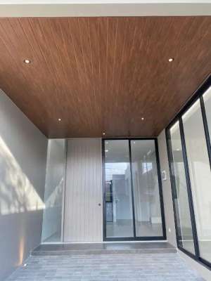 Rumah Baru 2 lantai Manyar Tirtoasri Sukolilo Surabaya lokasi di Surabaya Kota, tersedia melalui melalui situs Olx