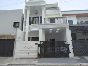 Rumah baru american classic pulomas jarang ada lokasi di Jakarta Timur, tersedia melalui melalui situs Olx