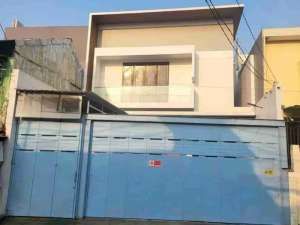 Rumah Baru bisa buat usaha pinggir jalan lokasi di Cempaka Putih Jak sel lokasi di Jakarta Pusat, tersedia melalui melalui situs Olx