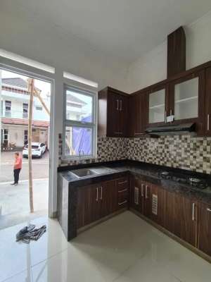 Rumah Baru dalam Komplek Pondok Labu, Cilandak lokasi di Jakarta Selatan, tersedia melalui melalui situs Olx