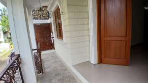 Rumah Baru Desain Bagus, Strategis Cirendeu JUAL MURAH lokasi di Tangerang Selatan Kota, tersedia melalui melalui situs Olx