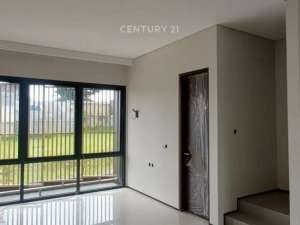 Rumah Baru Di Komplek Setra Duta Bandung lokasi di Cimahi Kota, tersedia melalui melalui situs Olx