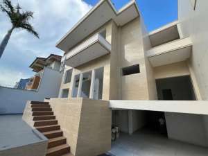 Rumah Baru Gress di Puri Widya Utama, Citraland, SBY lokasi di Surabaya Kota, tersedia melalui melalui situs Olx