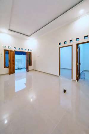 RUMAH BARU JOGLO NUSUKAN BANYUAGUNG BANJARSARI KADIPIRO JL PAMUGARAN lokasi di Surakarta Kota, tersedia melalui melalui situs Olx