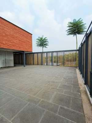 Rumah Baru mewah dlm cluster, kolam Renang.Pondok Cabe CL 263 lokasi di Tangerang Selatan Kota, tersedia melalui melalui situs Olx