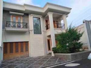 RUMAH BARU MEWAHPRIVAT POOLDERMAGA KLENDERDUREN SAWITJAKARTA TIMUR lokasi di Jakarta Timur, tersedia melalui melalui situs Olx