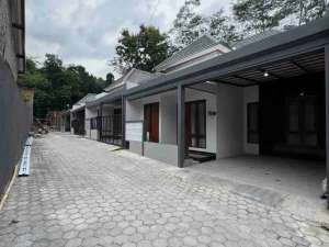 Rumah baru minimalis di jl. kaliurang km 13 lokasi di Sleman Kab., tersedia melalui melalui situs Olx