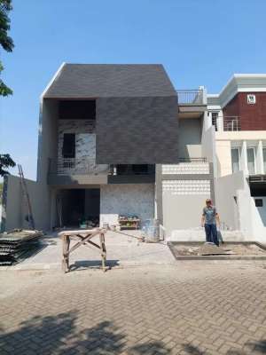Rumah BARU Minimalis San AntonioSwimming Pool Pakuwon City lokasi di Surabaya Kota, tersedia melalui melalui situs Olx