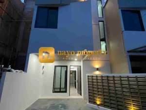 Rumah Baru Modern Artistik Dalam Cluster Strategis di Condet Raya Jakarta Timur lokasi di Jakarta Timur, tersedia melalui melalui situs Olx