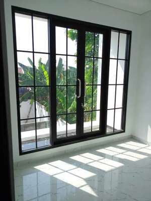 RUMAH BARU MODERN CLASSIC HARGA KOMPETITIFDICLUSTER SAWANGAN , tersedia melalui melalui situs Olx