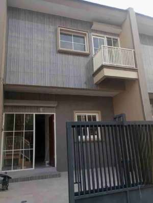 RUMAH BARU MULYOSARI UTARA, DKT SUTOREJO, PAKUWON CITY, MANYAR lokasi di Surabaya Kota, tersedia melalui melalui situs Olx