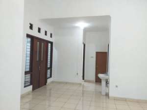 Rumah Baru Renovasi di Komplek Griya Cendrawasih di Tangerang lokasi di Tangerang Selatan Kota, tersedia melalui melalui situs Olx