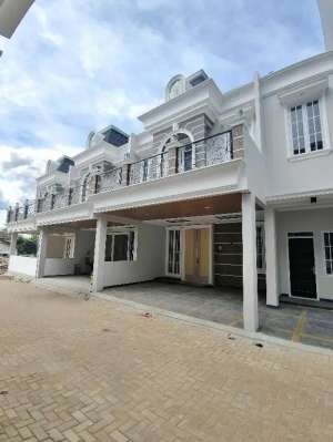 Rumah Baru Semi Furnished Dalam Townhouse Area Jakarta Selatan lokasi di Depok Kota, tersedia melalui melalui situs Olx