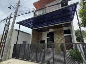 Rumah baru siap huni di jalan kaliurang km 7 kayen condong catur dekat vasana , tersedia melalui melalui situs Olx