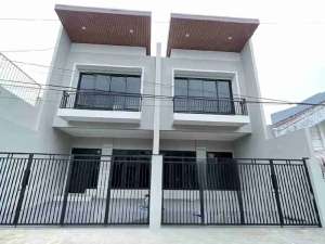 RUMAH BARU SUTOREJO DEKAT MULYOSARI, BABATAN PANTAI, PANTAI MENTARI lokasi di Surabaya Kota, tersedia melalui melalui situs Olx