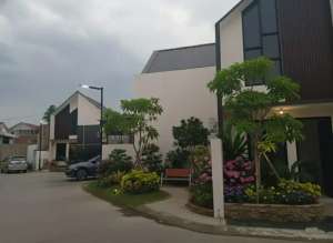 Rumah bebas banjir dekat stasiun depok lokasi di Depok Kota, tersedia melalui melalui situs Olx