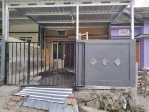 Rumah belakang Alfamart sendangmulyo Tembalang lokasi di Semarang Kota, tersedia melalui melalui situs Olx