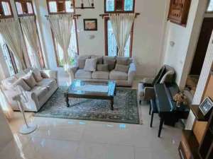 Rumah besar 2 lantai di Tembalang Semarang lokasi di Semarang Kota, tersedia melalui melalui situs Olx