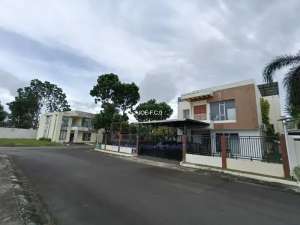 Rumah Besar 3 Lantai di Neo CostarinaBatam lokasi di Batam Kota, tersedia melalui melalui situs Olx