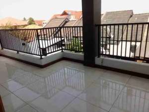 Rumah cakep 2 lantai di Margacinta dengan 4 kamar tidur dan AC 2 lokasi di Bandung Kota, tersedia melalui melalui situs Olx