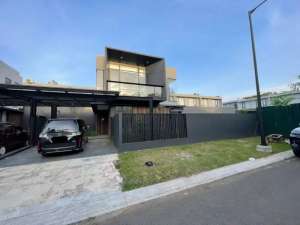 Rumah Cakep Mewah Baru Serah Terima Himalaya Karawaci lokasi di Tangerang Kota, tersedia melalui melalui situs Olx