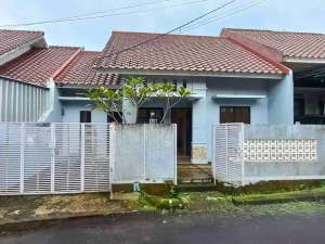 Rumah Cantik 3 Kamar Tidur 3 Kamar Mandi Akses TOL Di Mutiara Sentul Bogor lokasi di Bogor Kab., tersedia melalui melalui situs Olx