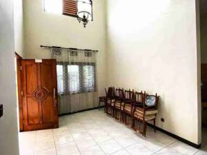 Rumah Cantik 50 Meter ke Jalan Raya lokasi di Surakarta Kota, tersedia melalui melalui situs Olx