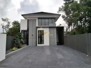 RUMAH CANTIK DALAM CLUSTER, DEKAT KAMPUS UII DI NGAGLIK lokasi di Sleman Kab., tersedia melalui melalui situs Olx