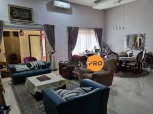 Rumah Cantik dengan Swimming pool Jakarta Selatan lokasi di Jakarta Selatan, tersedia melalui melalui situs Olx