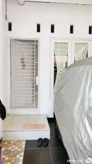 Rumah cantik deplu pondok aren dekat jln h adam malik lokasi di Tangerang Kota, tersedia melalui melalui situs Olx