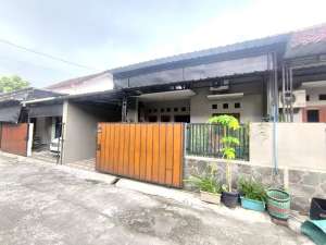 Rumah cantik di perumahan cluster mini kadipiro Banjarsari lokasi di Surakarta Kota, tersedia melalui melalui situs Olx