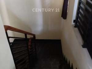 Rumah Cantik Disewakan Di Sumur Batu Cempaka Mas Dpn Taman lokasi di Jakarta Pusat, tersedia melalui melalui situs Olx