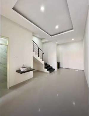 Rumah Cantik Klampis Surabaya lokasi di Surabaya Kota, tersedia melalui melalui situs Olx