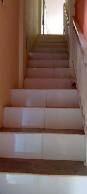 Rumah Cantik lantai 2, Dikontrakkan lokasi di Bogor Kab., tersedia melalui melalui situs Olx