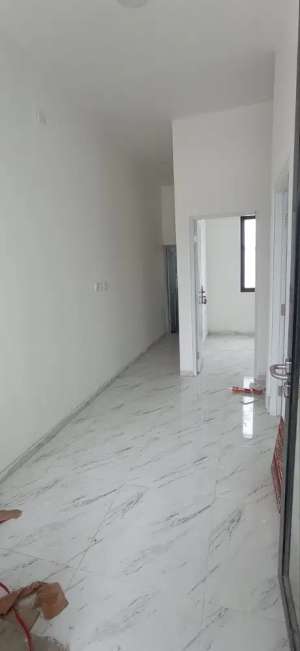 Rumah Cilangkap Dalam Kompleks Cluster dekat Pintu Tol dan Stasiun LRT lokasi di Jakarta Timur, tersedia melalui melalui situs Olx