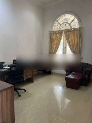 Rumah Citraland Dekat Graha Family, Pakuwon Indah lokasi di Surabaya Kota, tersedia melalui melalui situs Olx