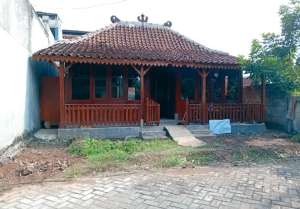 RUMAH CLASIK JOGLO PEDALANGAN BANYUMANIK lokasi di Semarang Kota, tersedia melalui melalui situs Olx