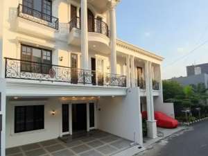 rumah classic eropa siap huni lokasi di jalan kebagusan 2 lokasi di Jakarta Selatan, tersedia melalui melalui situs Olx