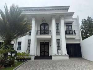 Rumah Classik Furnish Dekat Exit Tol Sentul City, Bogor lokasi di Bogor Kota, tersedia melalui melalui situs Olx