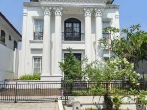 Rumah Classik Furnish View Pegunungan 2 Muka Sentul City, Bogor lokasi di Bogor Kota, tersedia melalui melalui situs Olx