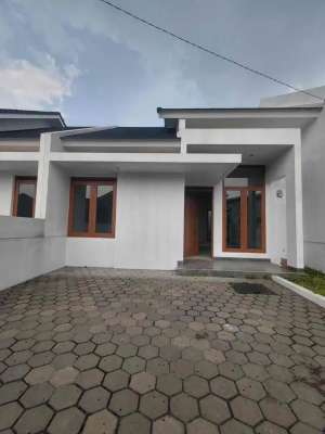 RUMAH CLUSTER 1 LANTAI STRATEGIS DEKAT PINTU TOL SOROJA SOREANG lokasi di Bandung Kab., tersedia melalui melalui situs Olx