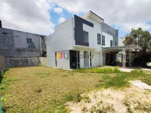 Rumah Cluster Hook 2 Lantai Di Puri Selebriti lokasi di Batam Kota, tersedia melalui melalui situs Olx