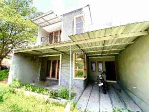 Rumah Cluster Mewah Dekat Keraton Solo Pasar Kliwon Solo Surakarta lokasi di Surakarta Kota, tersedia melalui melalui situs Olx