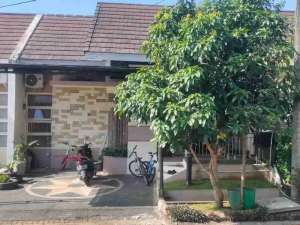 Rumah Cluster Paling Depan Rancamaya Golf Bogor lokasi di Bogor Kota, tersedia melalui melalui situs Olx