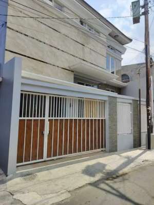 Rumah Cluster Townhouse dekat PARAGON Mall SOLO Surakarta lokasi di Surakarta Kota, tersedia melalui melalui situs Olx