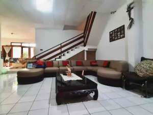 RUMAH COCOK UNTUK GUDANG KANTOR lokasi di Jakarta Barat, tersedia melalui melalui situs Olx