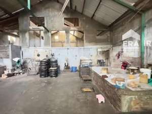 RUMAH DAN RUANG USAHA DIJUAL DI SOLO KOTA DEKAT STASIUN BALAPAN, TERMINAL TIRTONADI lokasi di Surakarta Kota, tersedia melalui melalui situs Olx