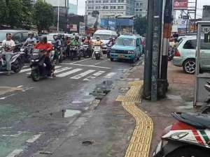 Rumah dan Tanah Cililitan Cawang Pinggir Jalan Jakarta Timur lokasi di Jakarta Selatan, tersedia melalui melalui situs Olx