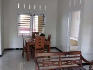 rumah dekat kampus UNSMoewardi jebres Mojosongo solo lokasi di Surakarta Kota, tersedia melalui melalui situs Olx